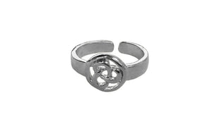 Silver Celtic triquetra knot adjustable toe ring front view