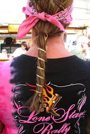 Model wearing Gold Ponytail Wrap – 6" Elegant Hair Accessory