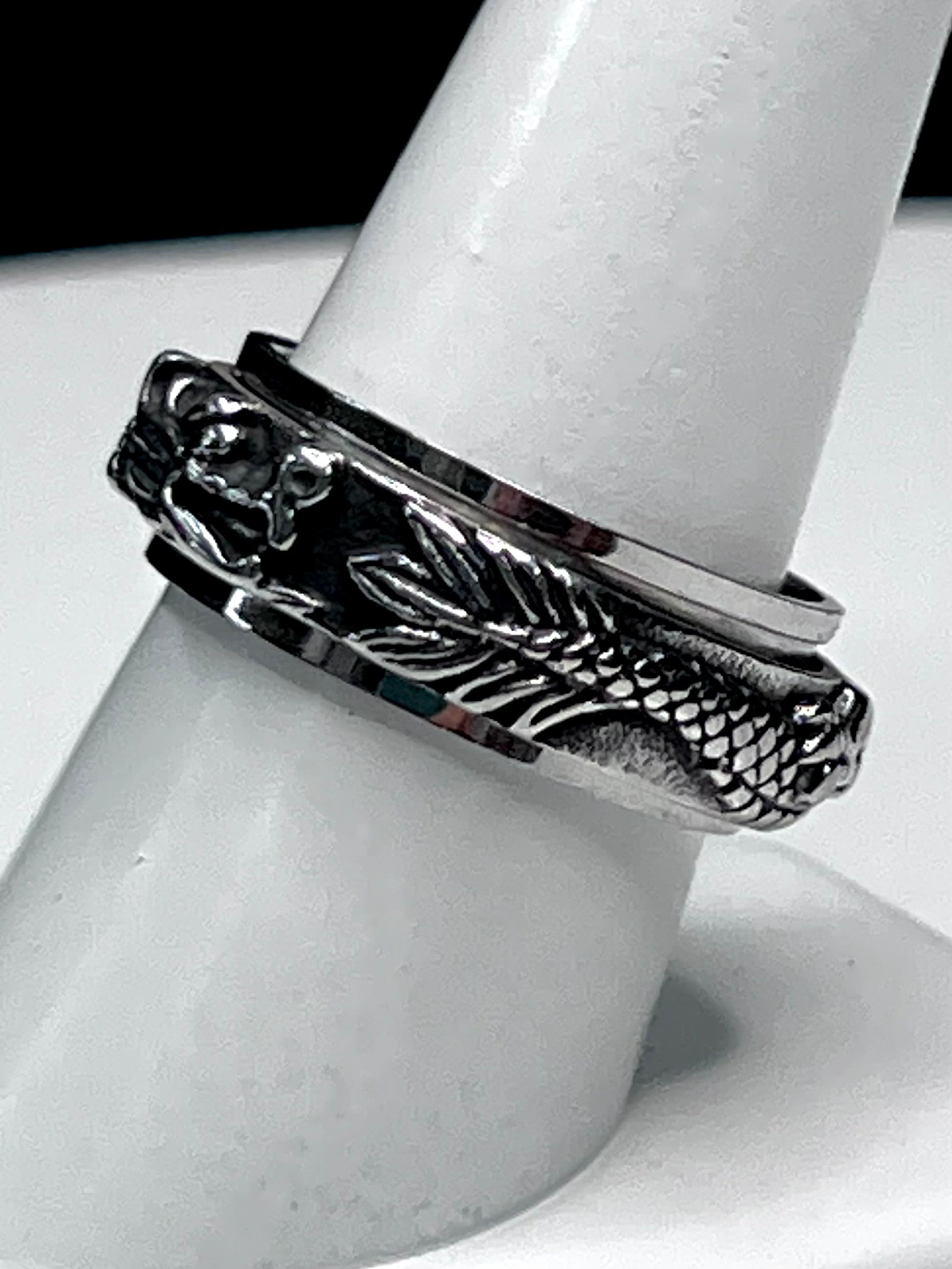 ドラゴンリンク英語 Dragon Spinner Ring - Stainless Steel Rotating Band Jewelry – Hair