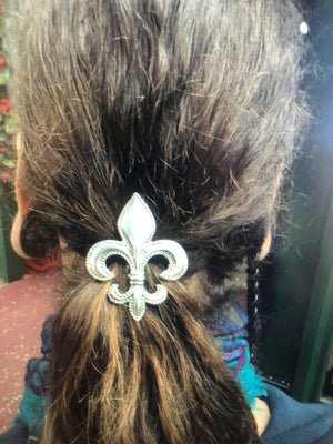 Festival look with Fleur-de-lis Hair Hook – Silver Ponytail Holder
