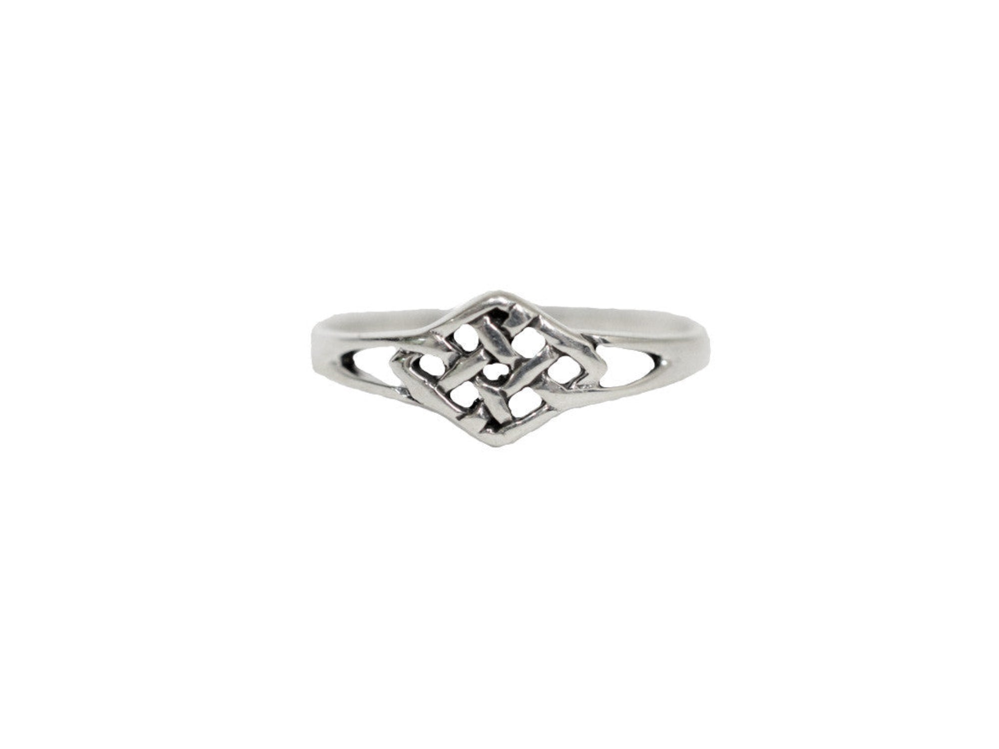 Sterling silver Celtic bullseye knot ring, front view
