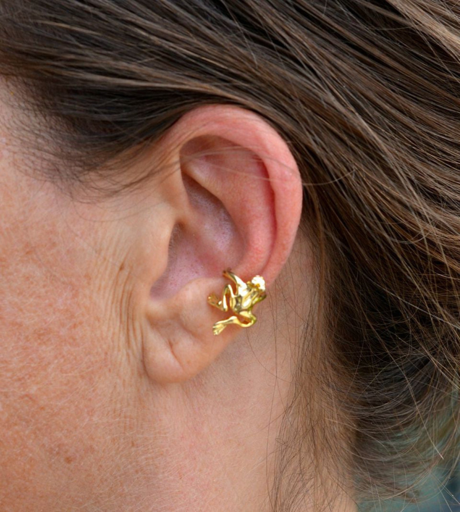 gold frog ear cuff non piercing earring front view